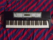Продам Yamaha PSR E213